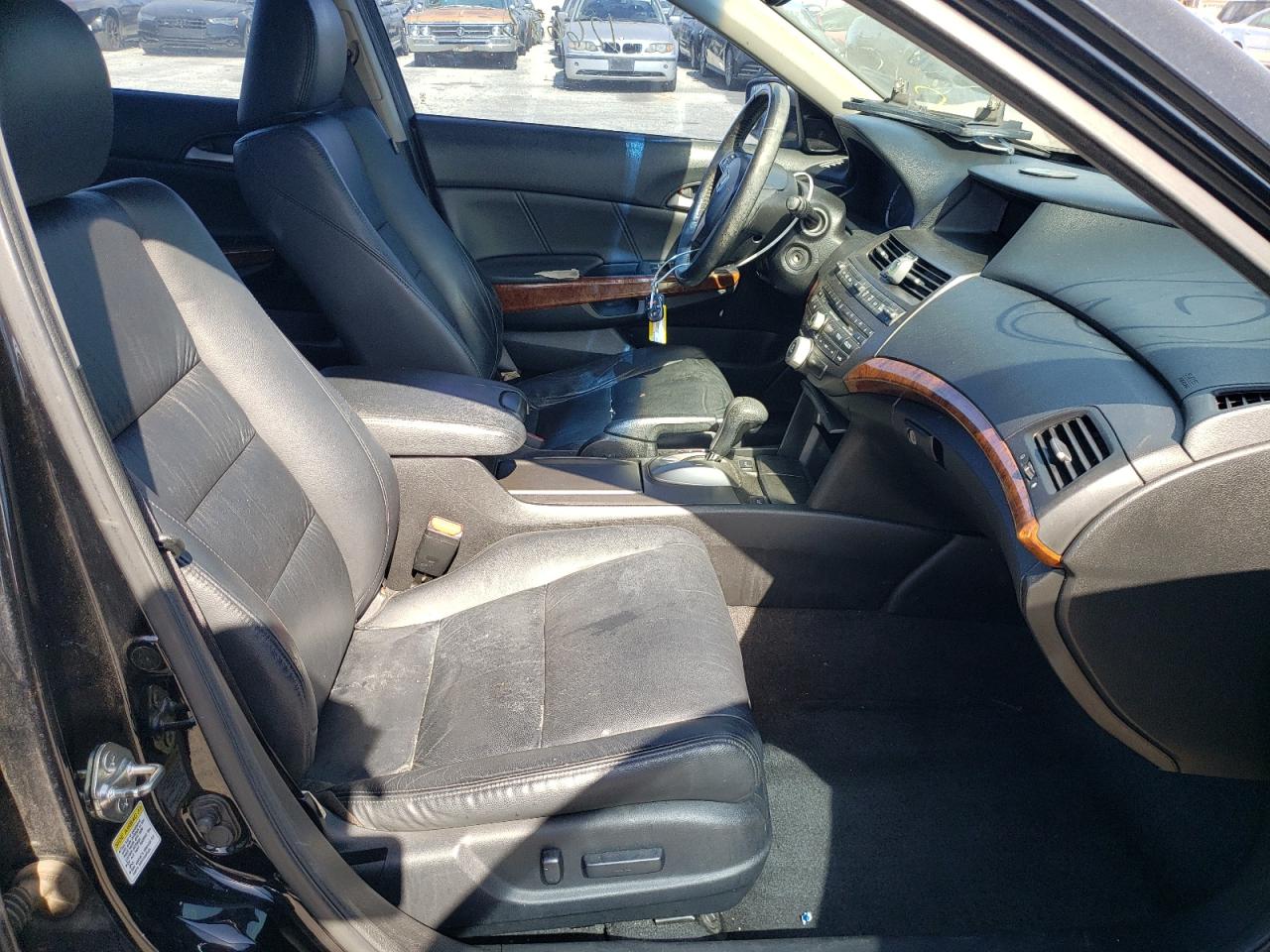 Photo 5 from auction – 2012 HONDA ACCORD EXL with VIN 1HGCP3F83CA029953