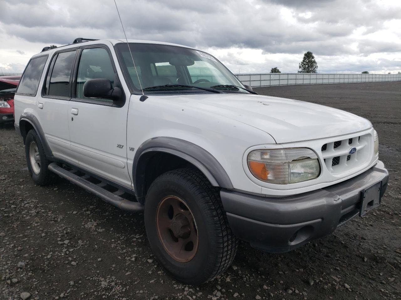 FORD EXPLORER 2000 with VIN 1FMZU83P2YZC64682 - Photo from auction
