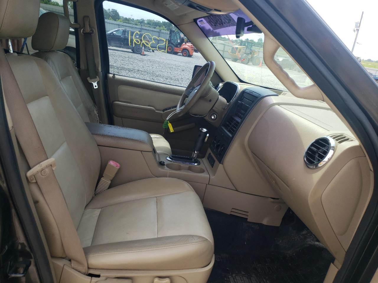 Photo 5 from auction – 2007 FORD EXPLORER S with VIN 1FMEU33827UA38356