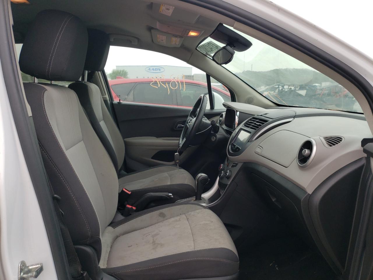 Photo 5 from auction – 2016 CHEVROLET TRAX with VIN 3GNCJPSB9GL173411