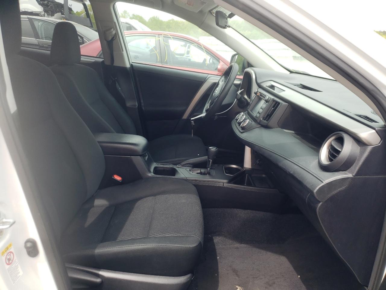 Photo 5 from auction – 2018 TOYOTA RAV4 LE with VIN 2T3ZFREV6JW459576