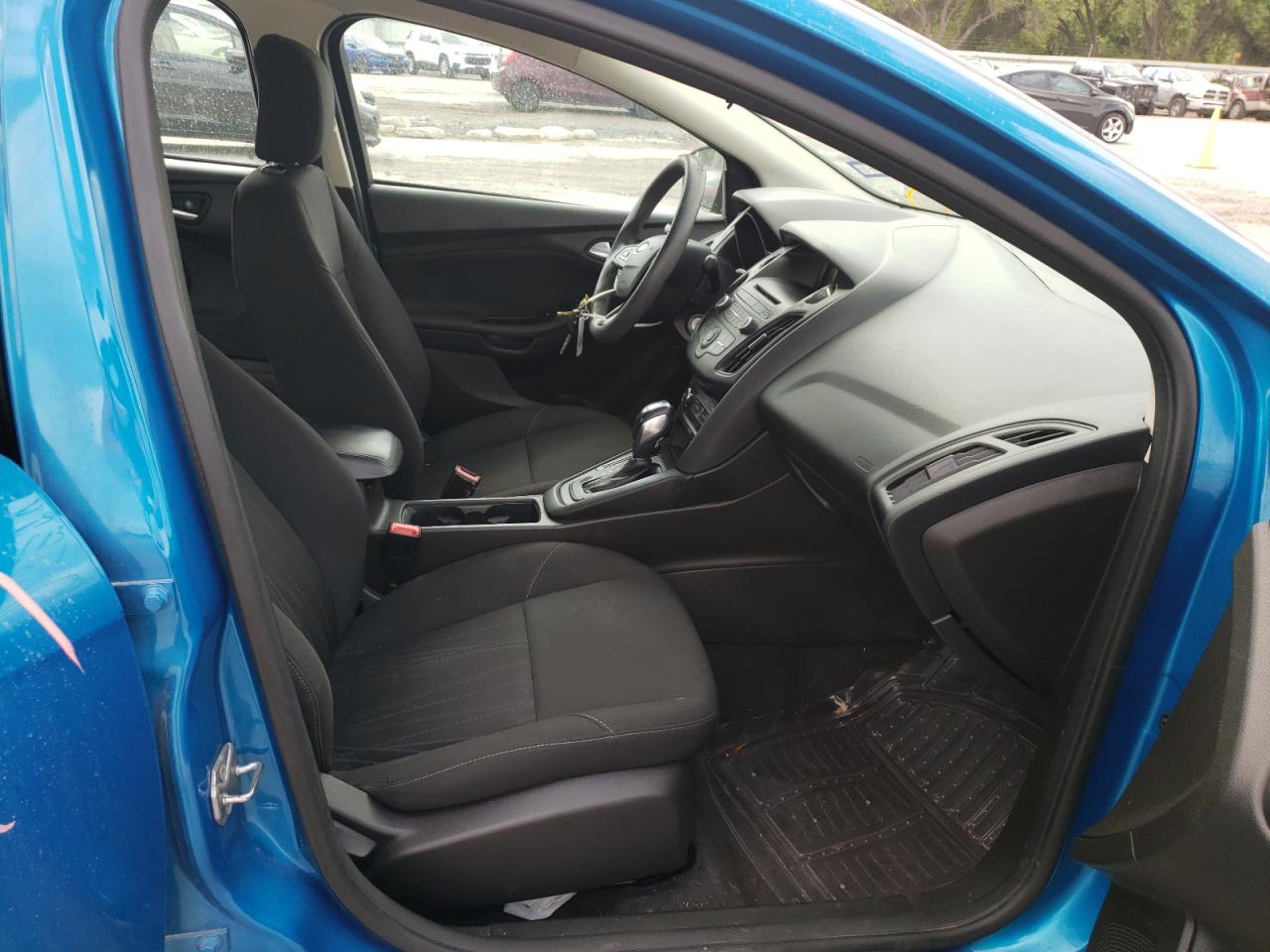Photo 19 from auction – 2016 FORD FOCUS SE with VIN 1FADP3F29GL305714