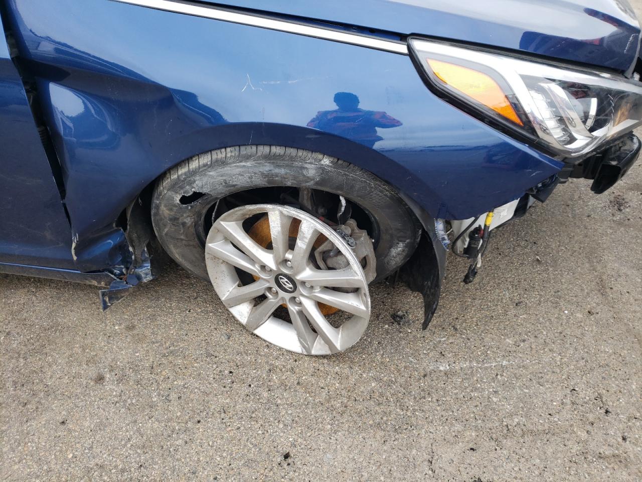 Photo 9 from auction – 2016 HYUNDAI SONATA SE with VIN 5NPE24AF8GH382303