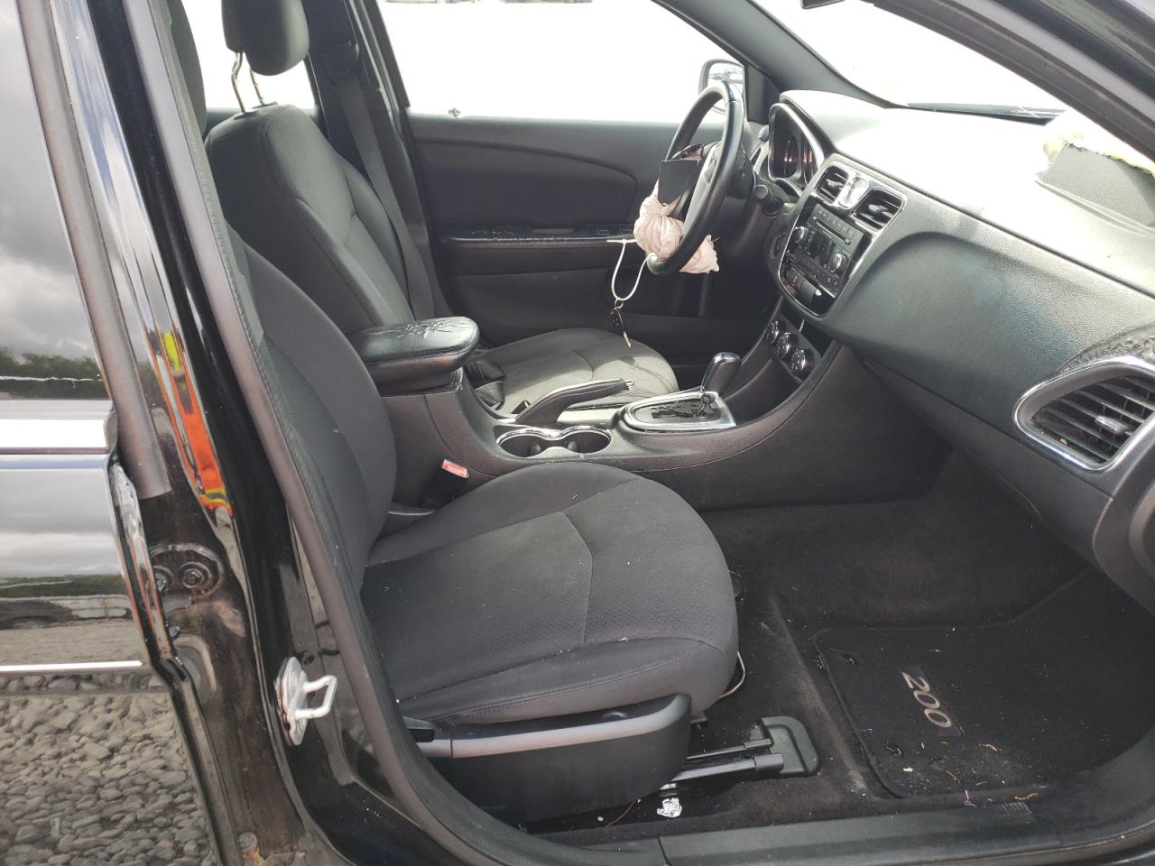 Photo 5 from auction – 2013 CHRYSLER 200 TOURIN with VIN 1C3CCBBB1DN542624