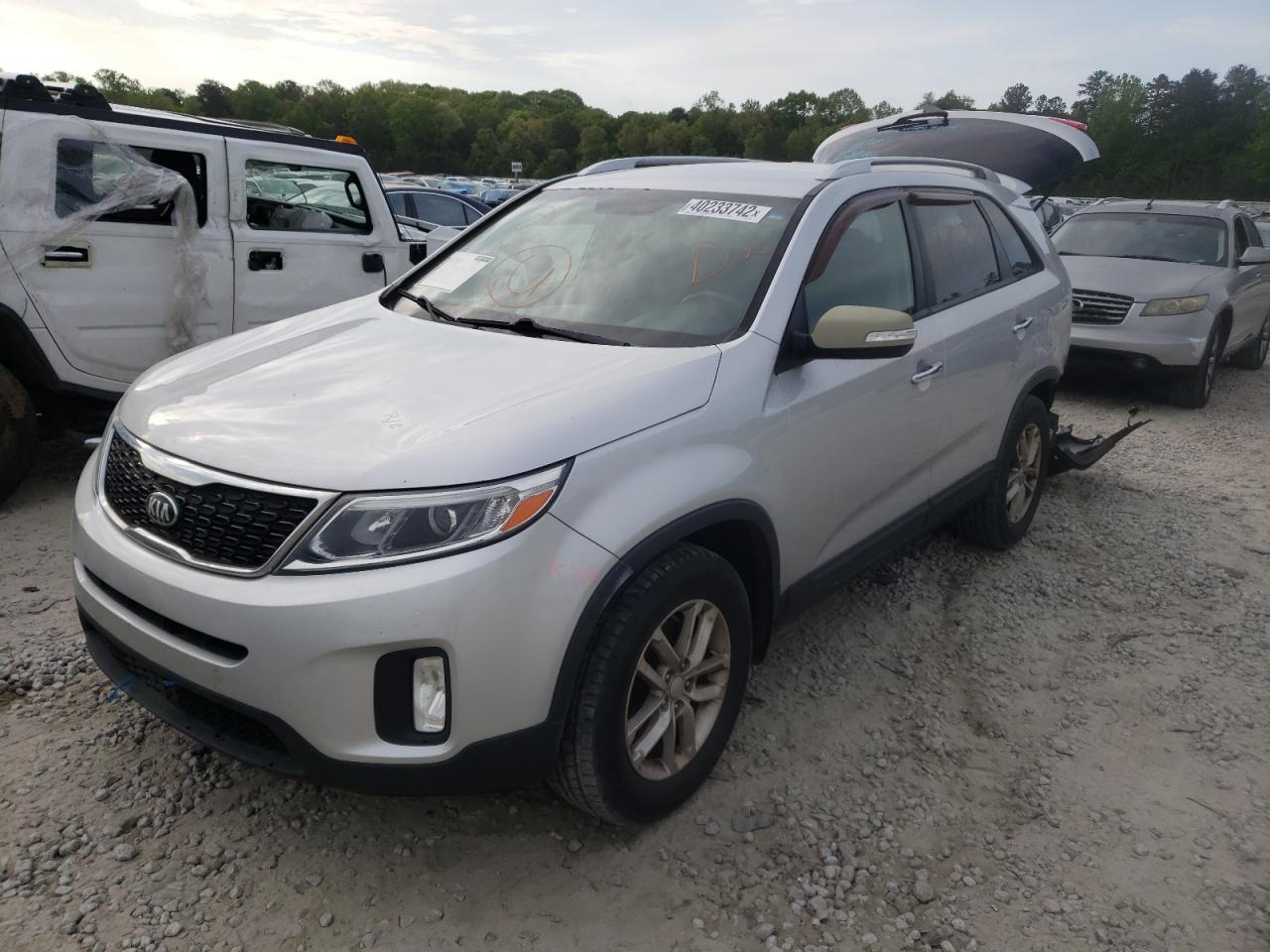 Photo 2 from auction – 2015 KIA SORENTO with VIN 5XYKT4A79FG572707