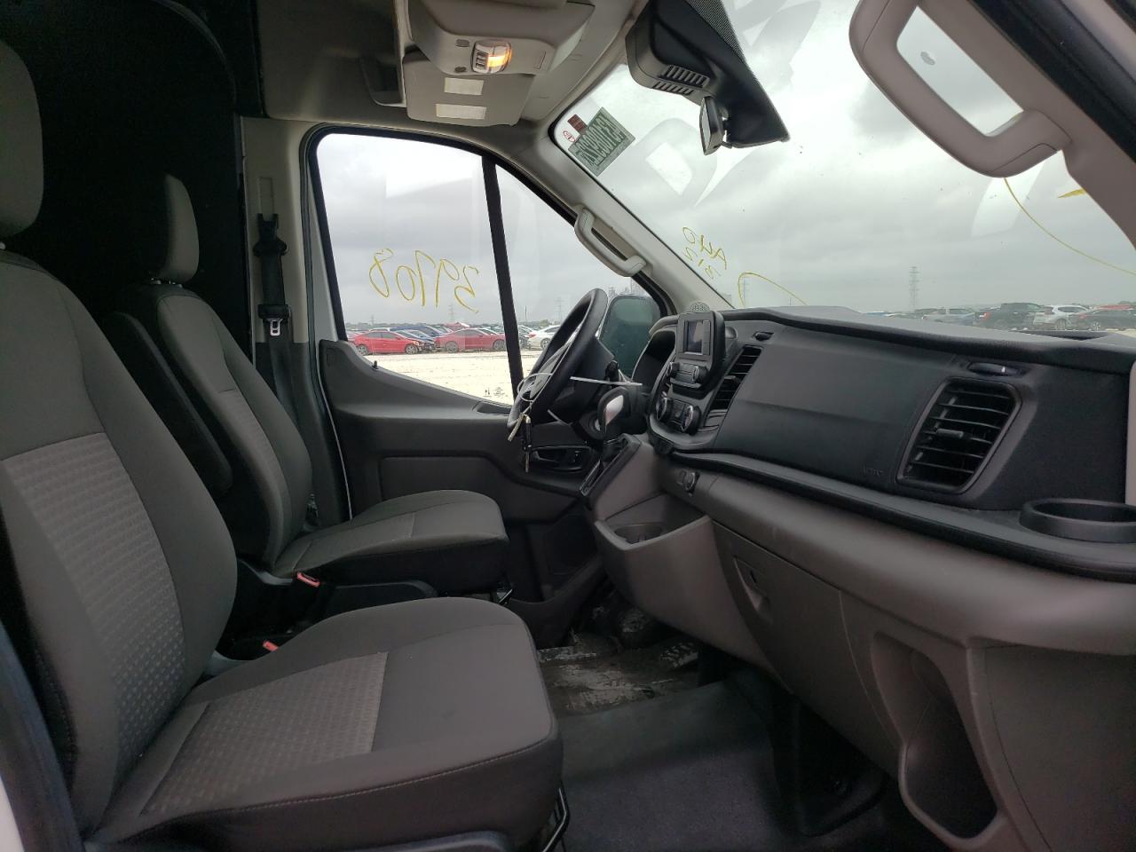 Photo 5 from auction – 2020 FORD TRANSIT T- with VIN 1FTBR2C82LKA40312