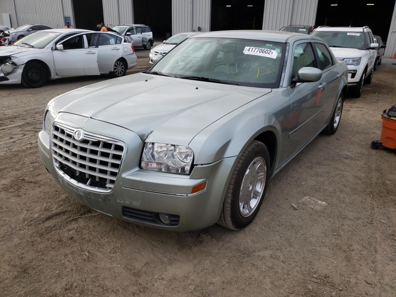 Photo 2 from auction – 2005 CHRYSLER 300 TOURIN with VIN 2C3JA53G45H175270