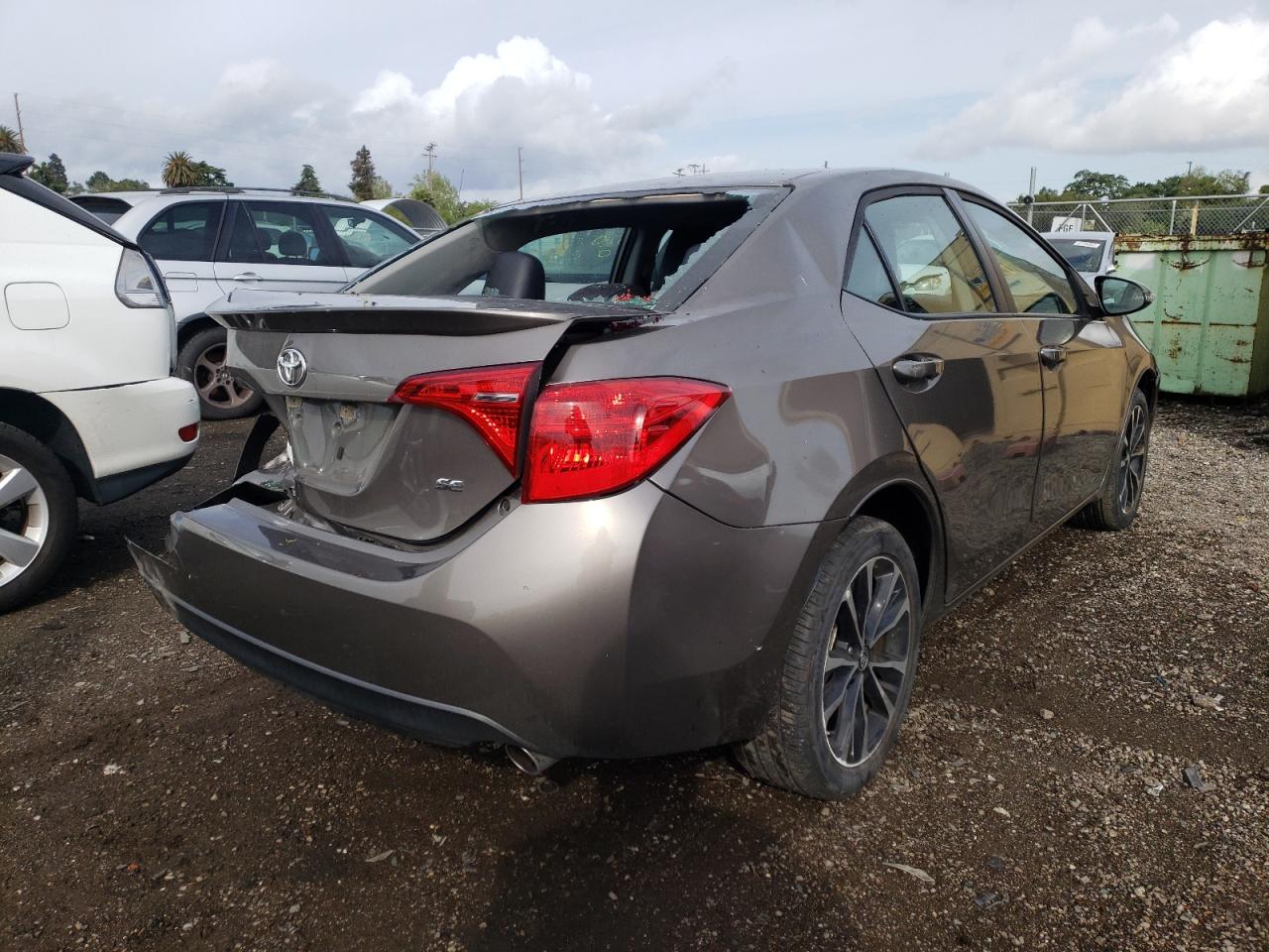 Photo 4 from auction – 2017 TOYOTA COROLLA L with VIN 5YFBURHE6HP679937