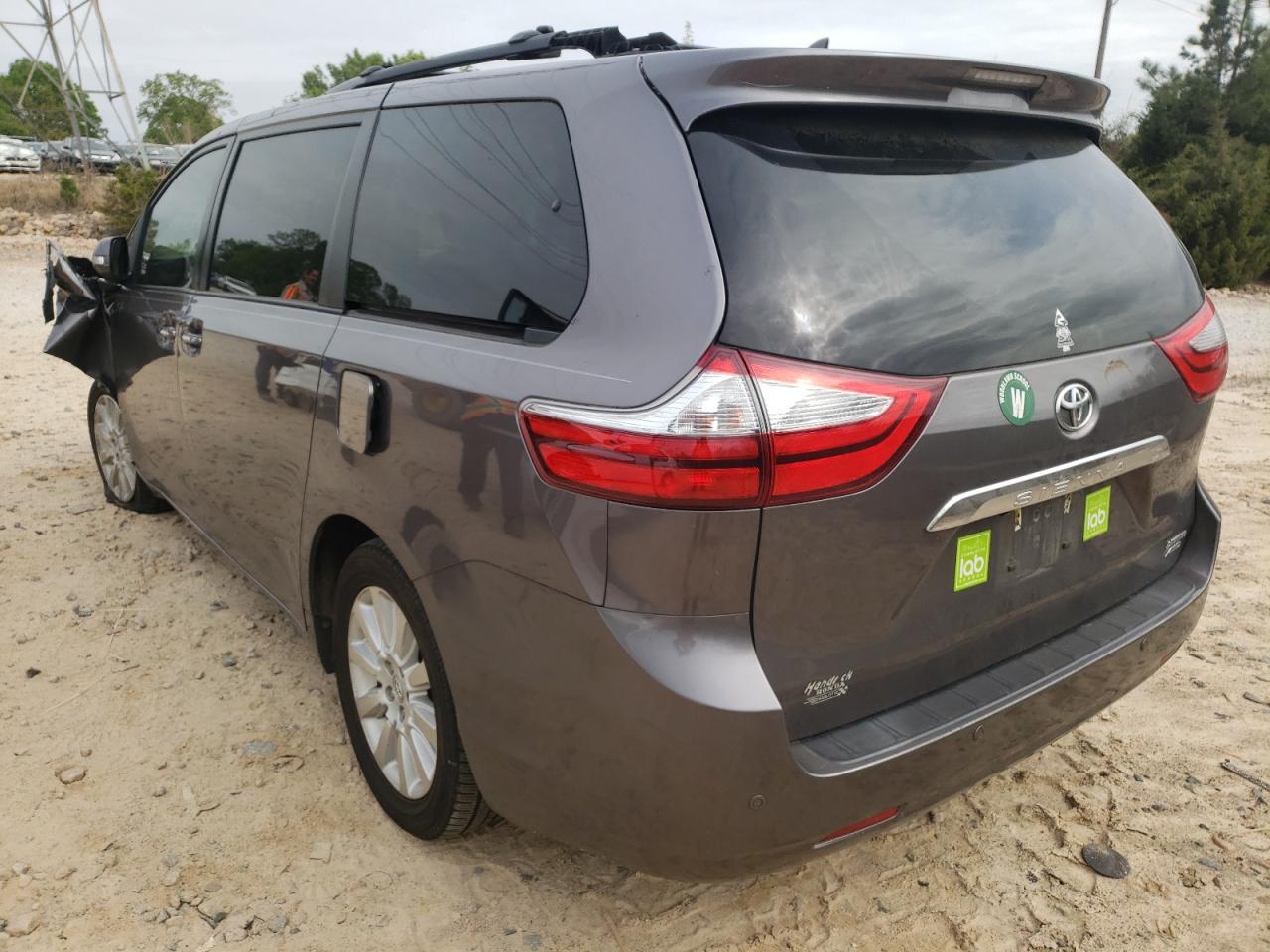 Photo 3 from auction – 2015 TOYOTA SIENNA XLE with VIN 5TDDK3DC7FS119669