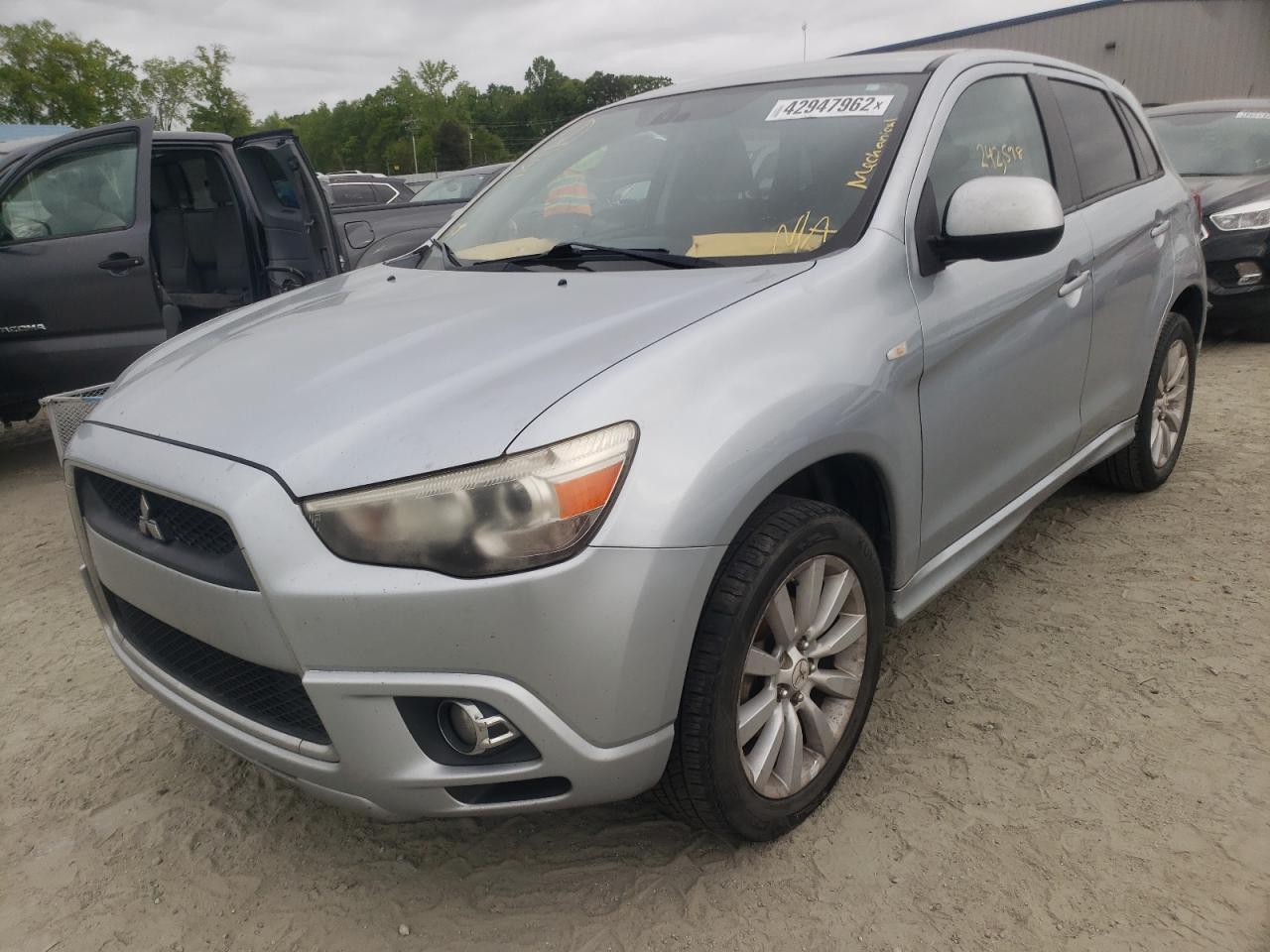 Photo 2 from auction – 2011 MITSUBISHI OUTLANDER with VIN JA4AP4AU8BZ010213