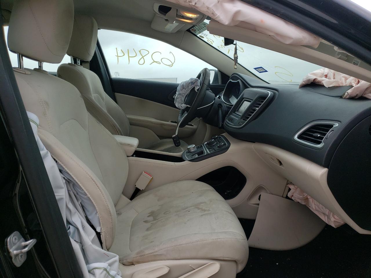 Photo 5 from auction – 2015 CHRYSLER 200 LIMITE with VIN 1C3CCCAB9FN535138