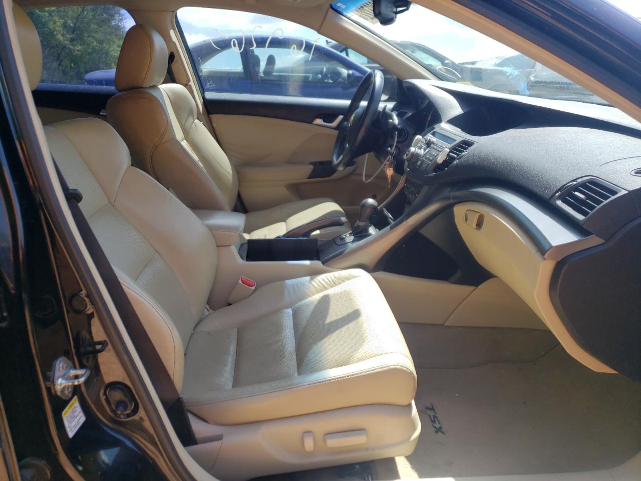 Photo 5 from auction – 2011 ACURA TSX with VIN JH4CU2F69BC005500