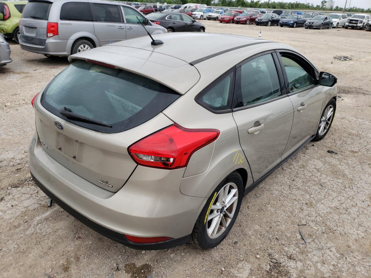 Photo 4 from auction – 2015 FORD FOCUS SE with VIN 1FADP3K23FL204060