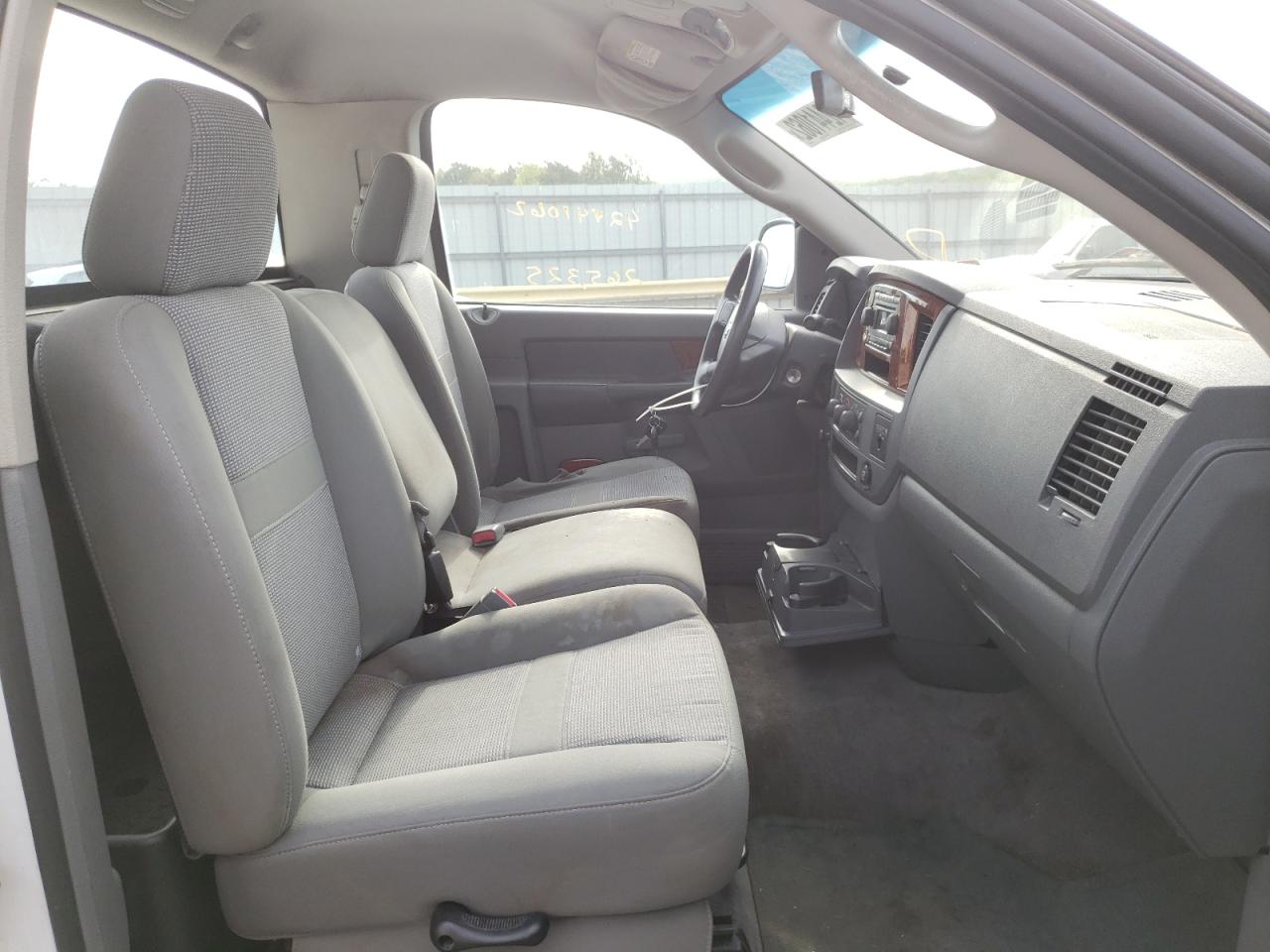 Фото 5 с аукциона – 2006 DODGE RAM 2500 S с VIN 3D7KR26D06G290271