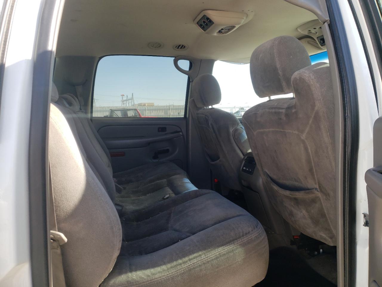 Photo 6 from auction – 2004 CHEVROLET SUBURBAN C with VIN 3GNEC16T74G114834
