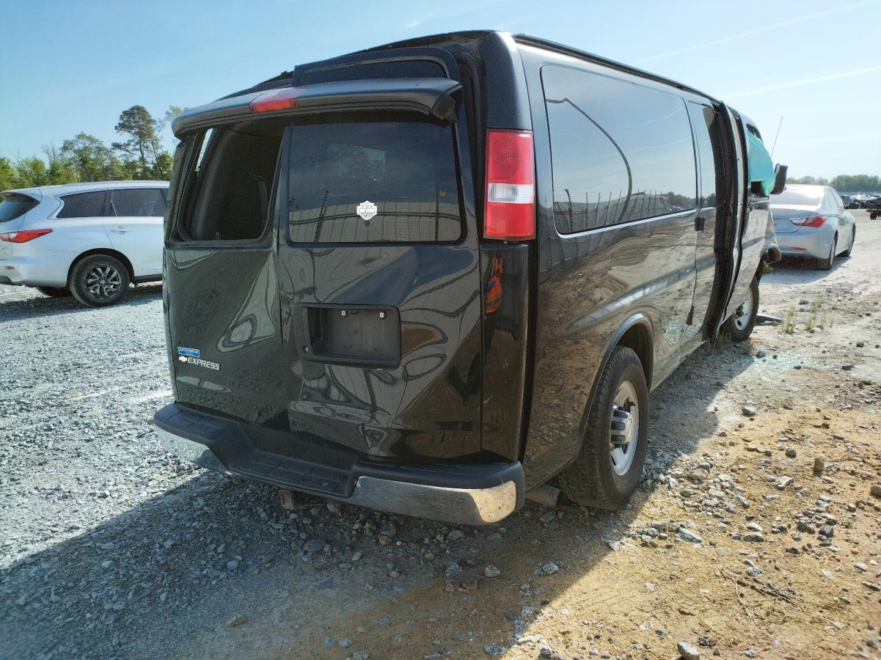 Photo 4 from auction – 2017 CHEVROLET EXPRESS G3 with VIN 1GAZGPFG9H1242333