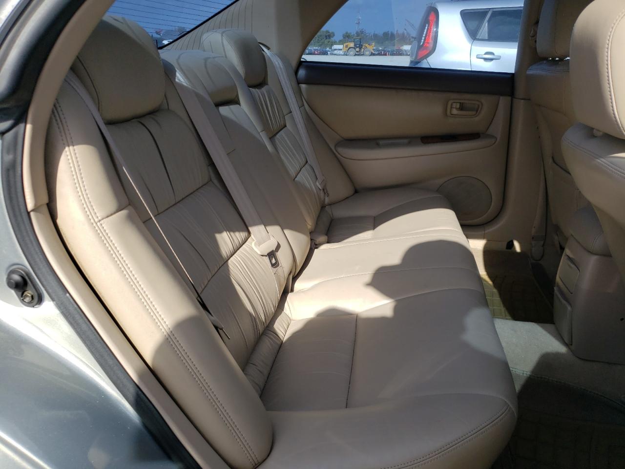 Photo 6 from auction – 2000 LEXUS ES 300 with VIN JT8BF28G0Y0267587