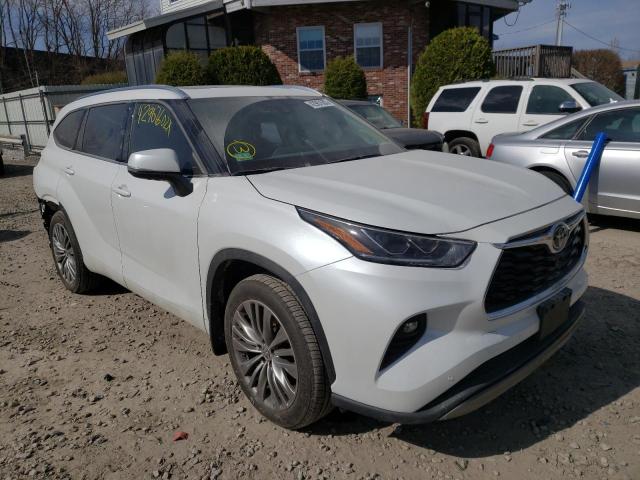 TOYOTA HIGHLANDER 2022 with VIN 5TDFZRBH1NS173764 - Photo from auction