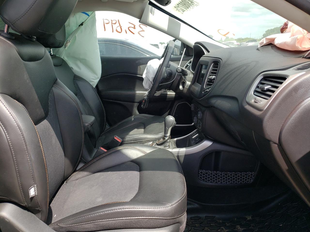 Photo 5 from auction – 2019 JEEP COMPASS LA with VIN 3C4NJCBB1KT692357