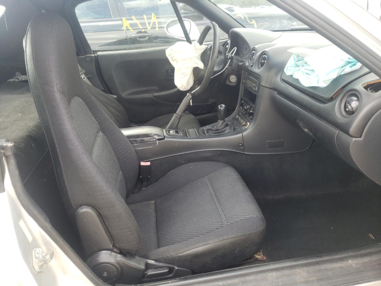 Photo 5 from auction – 1999 MAZDA MX-5 MIATA with VIN JM1NB3530X0104972