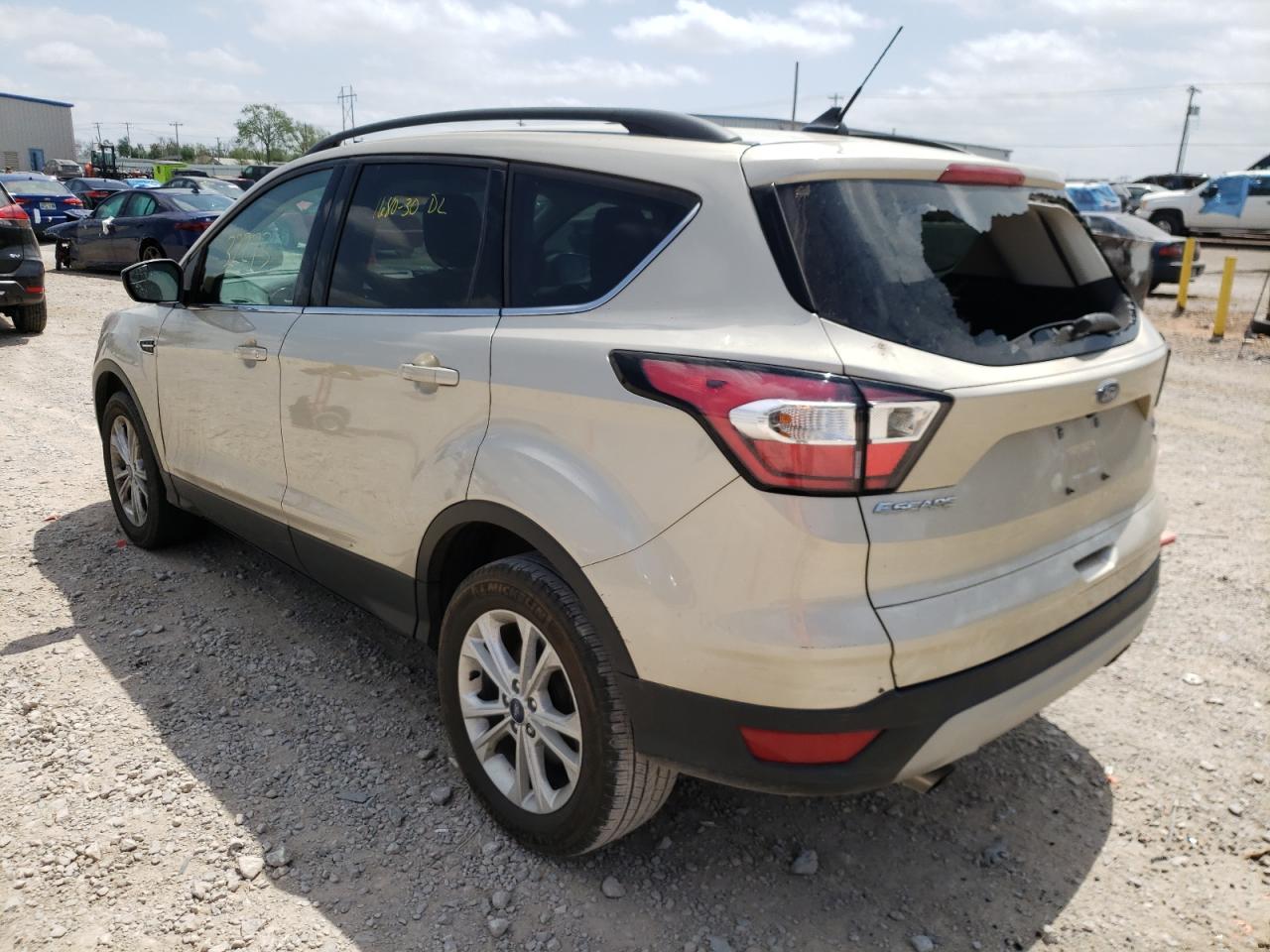 Photo 3 from auction – 2018 FORD ESCAPE SE with VIN 1FMCU0GD4JUC58098