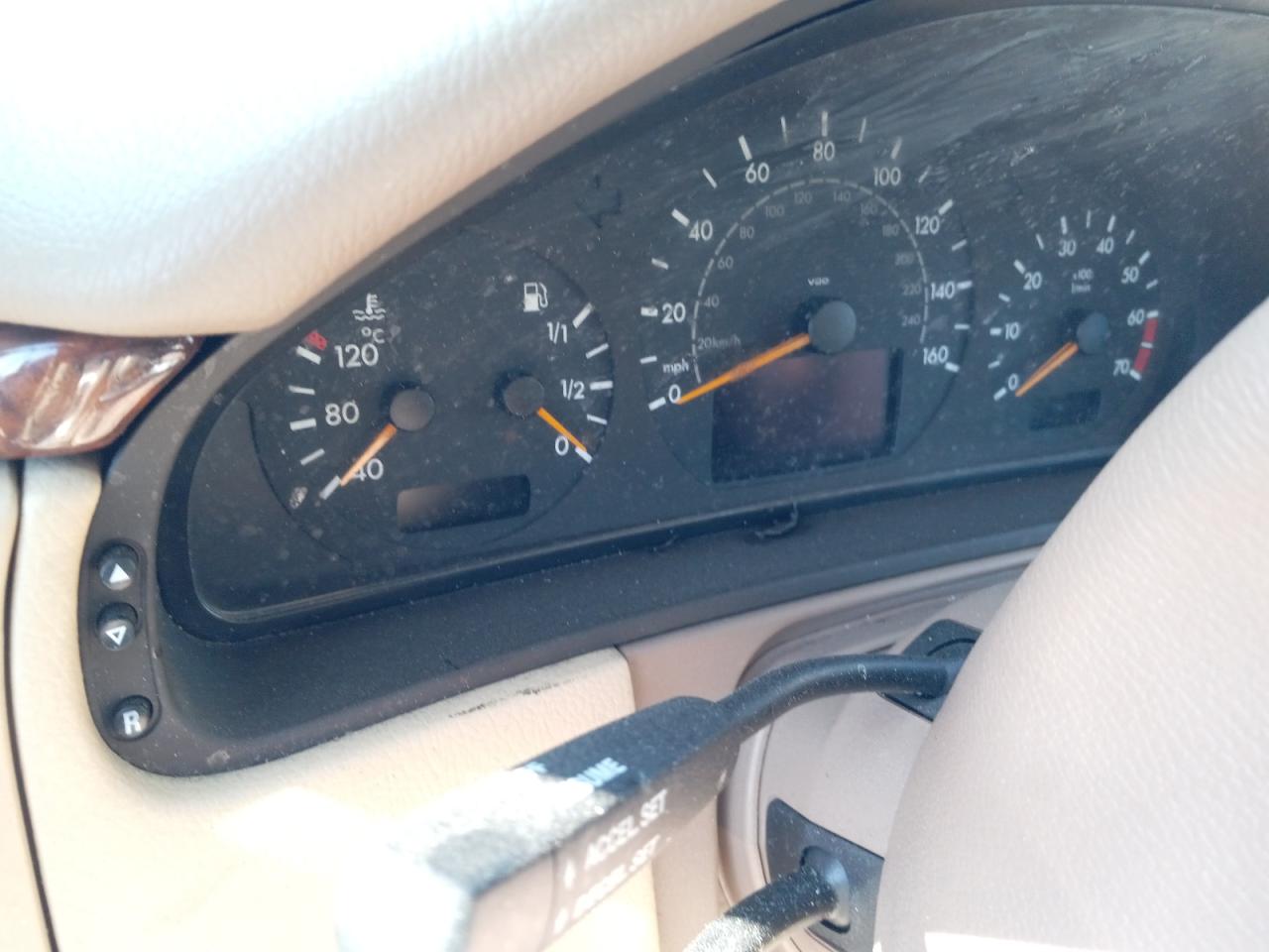 Photo 8 from auction – 2001 MERCEDES-BENZ E 320 4MAT with VIN WDBJF82JX1X048457