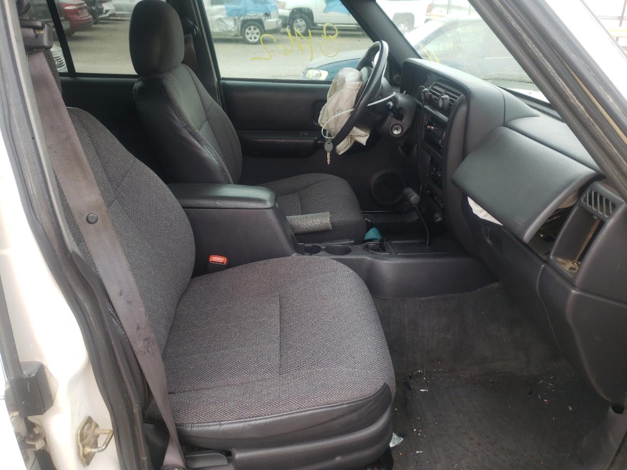 Photo 5 from auction – 2000 JEEP CHEROKEE C with VIN 1J4FT58SXYL213787