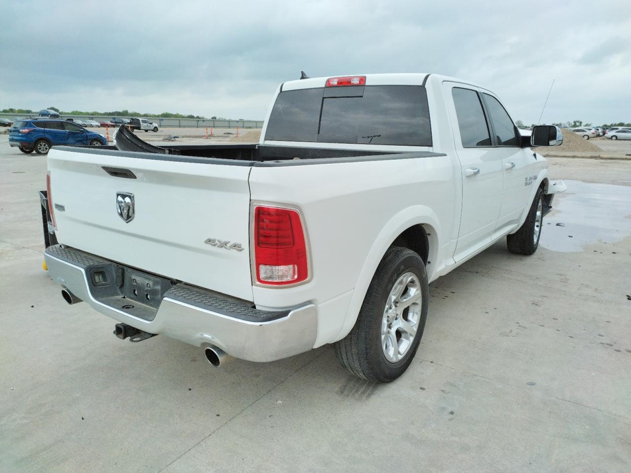 صورة رقم 4 من المزاد - 2016 RAM 1500 LARAM مع VIN 1C6RR7NT3GS409186