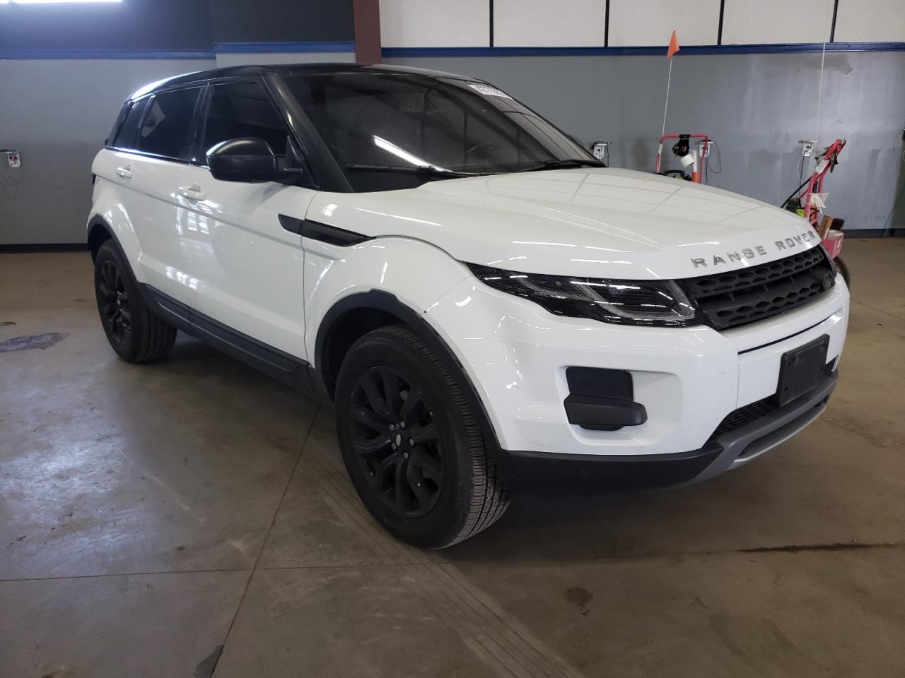 LAND ROVER RANGE ROVE 2015 with VIN SALVN2BG5FH986268 - Photo from auction