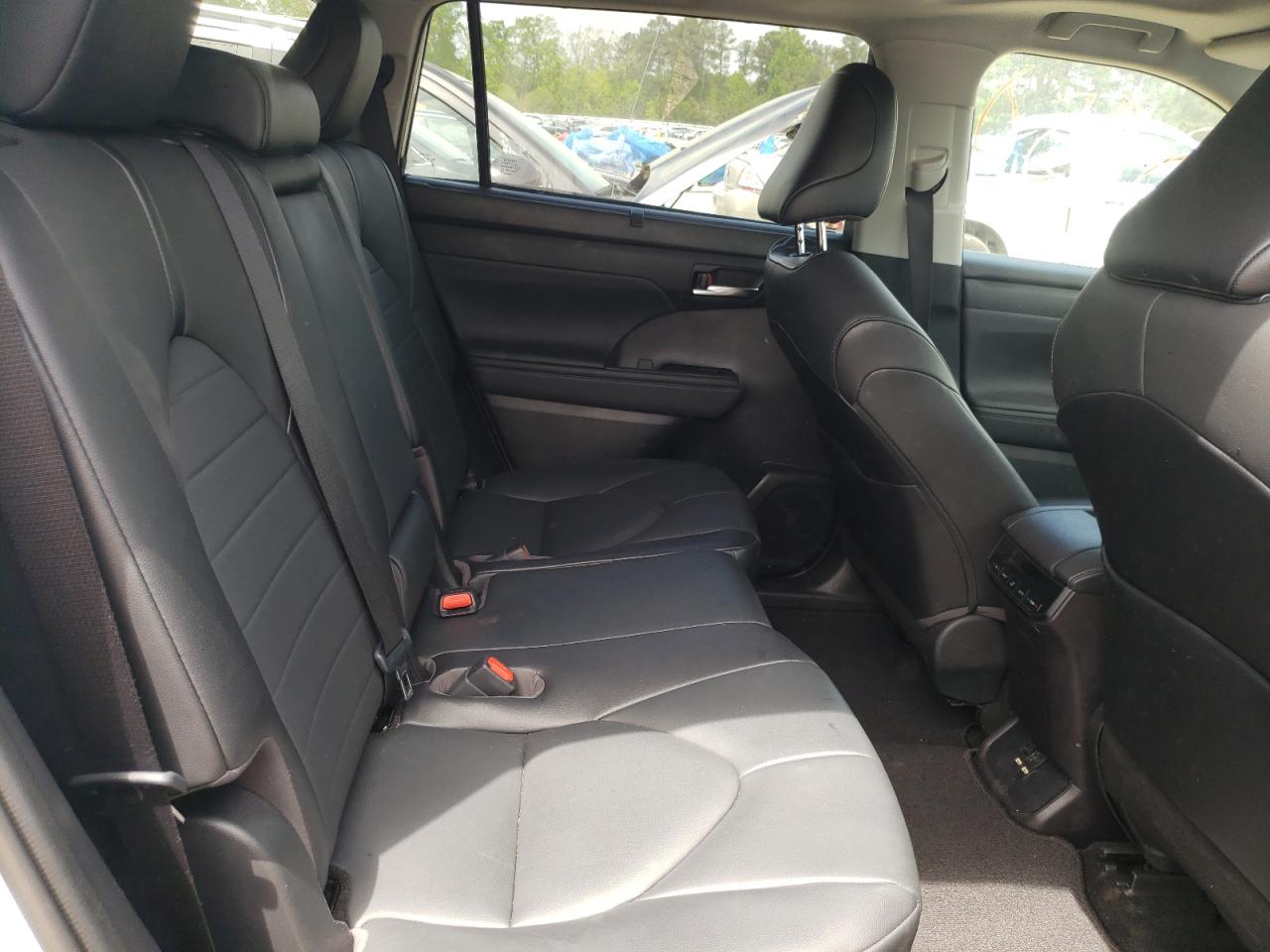 Photo 6 from auction – 2021 TOYOTA HIGHLANDER with VIN 5TDGZRAH4MS080032