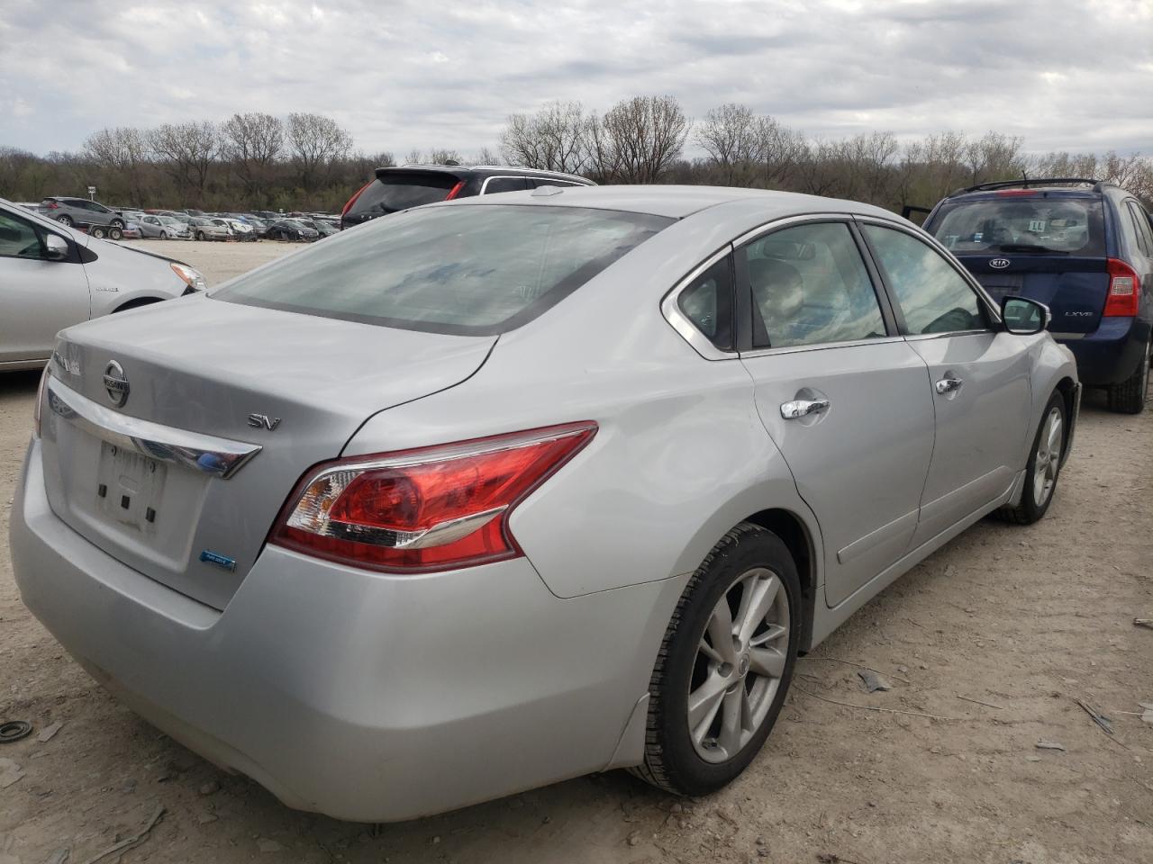 Photo 4 from auction – 2013 NISSAN ALTIMA 2.5 with VIN 1N4AL3AP1DN571522