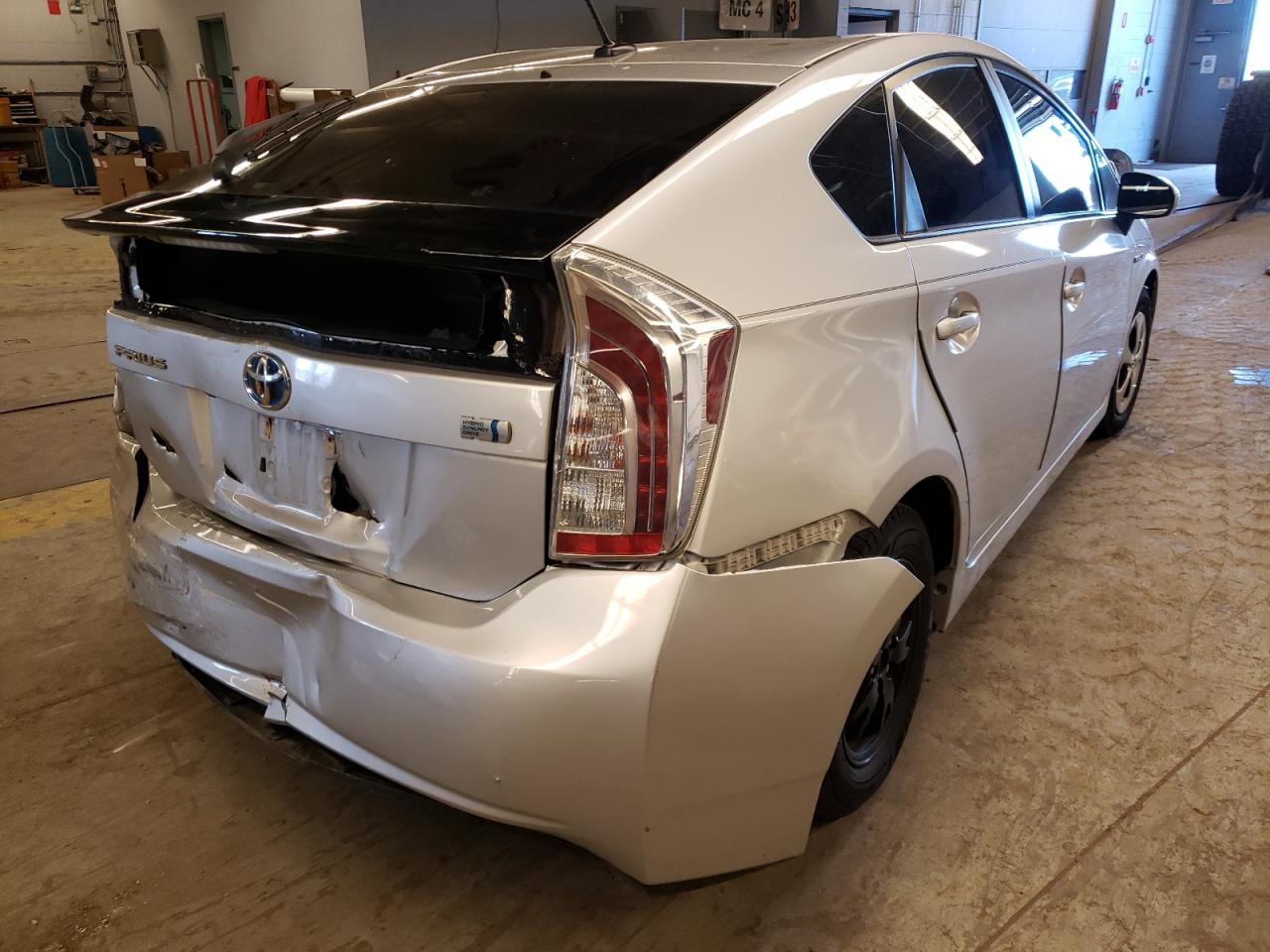 Photo 4 from auction – 2013 TOYOTA PRIUS with VIN JTDKN3DU5D5552384