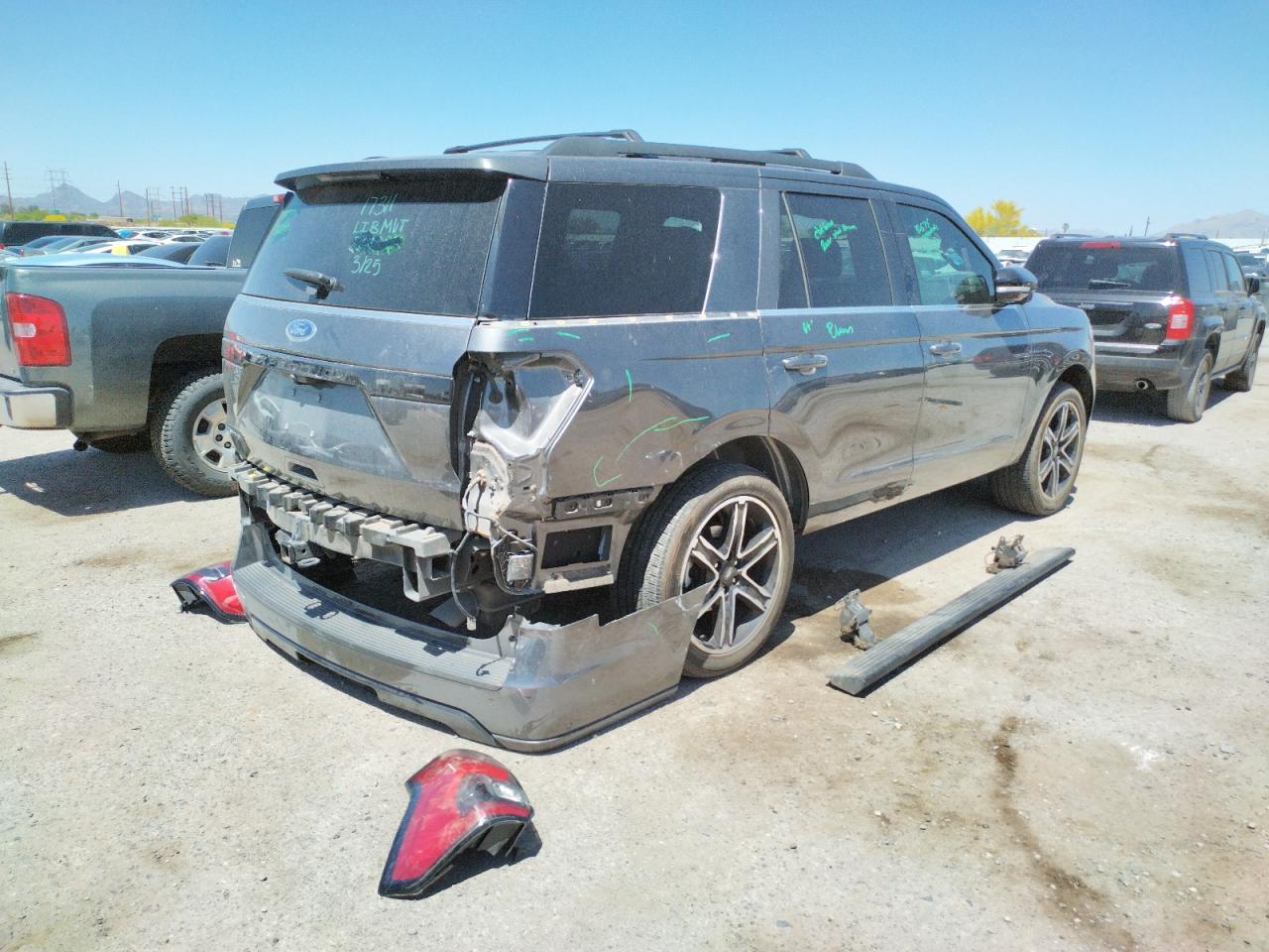 Фото 4 с аукциона – 2020 FORD EXPEDITION с VIN 1FMJU2AT9LEA67261