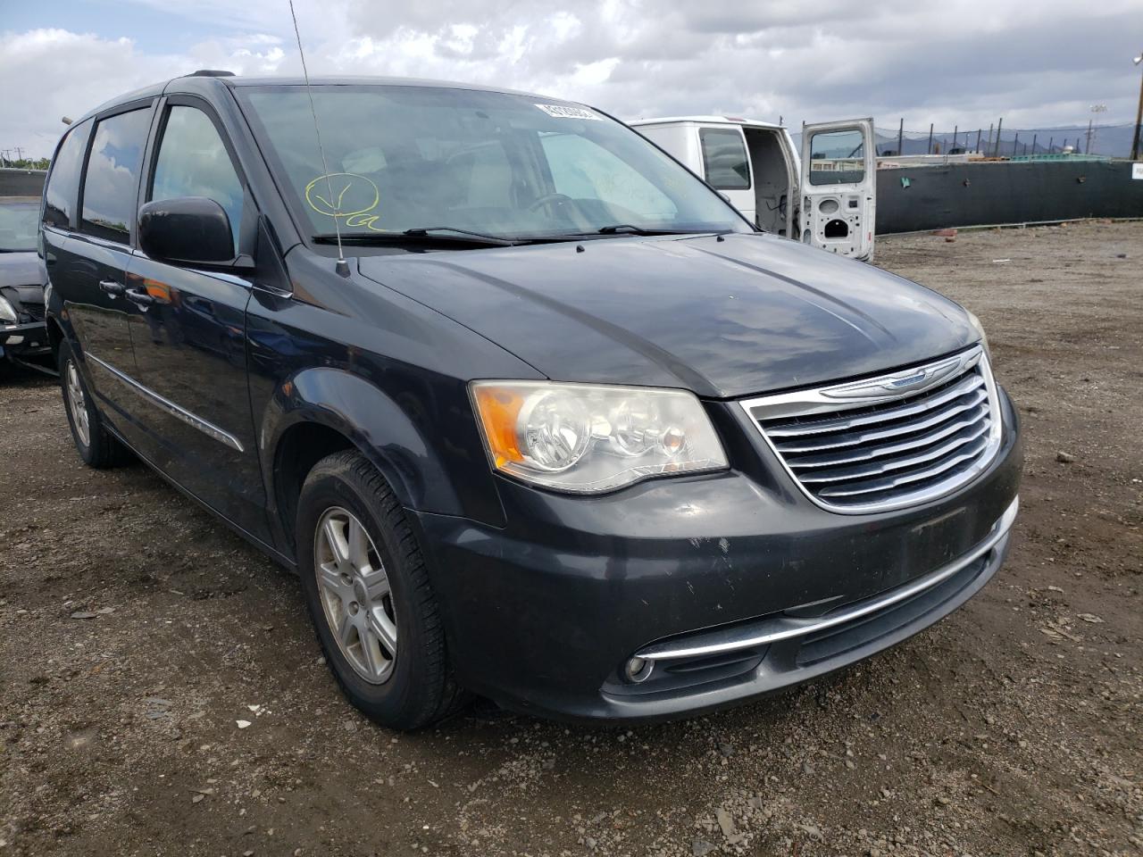 CHRYSLER TOWN & COU 2012 with VIN 2C4RC1BG5CR305647 - Photo from auction