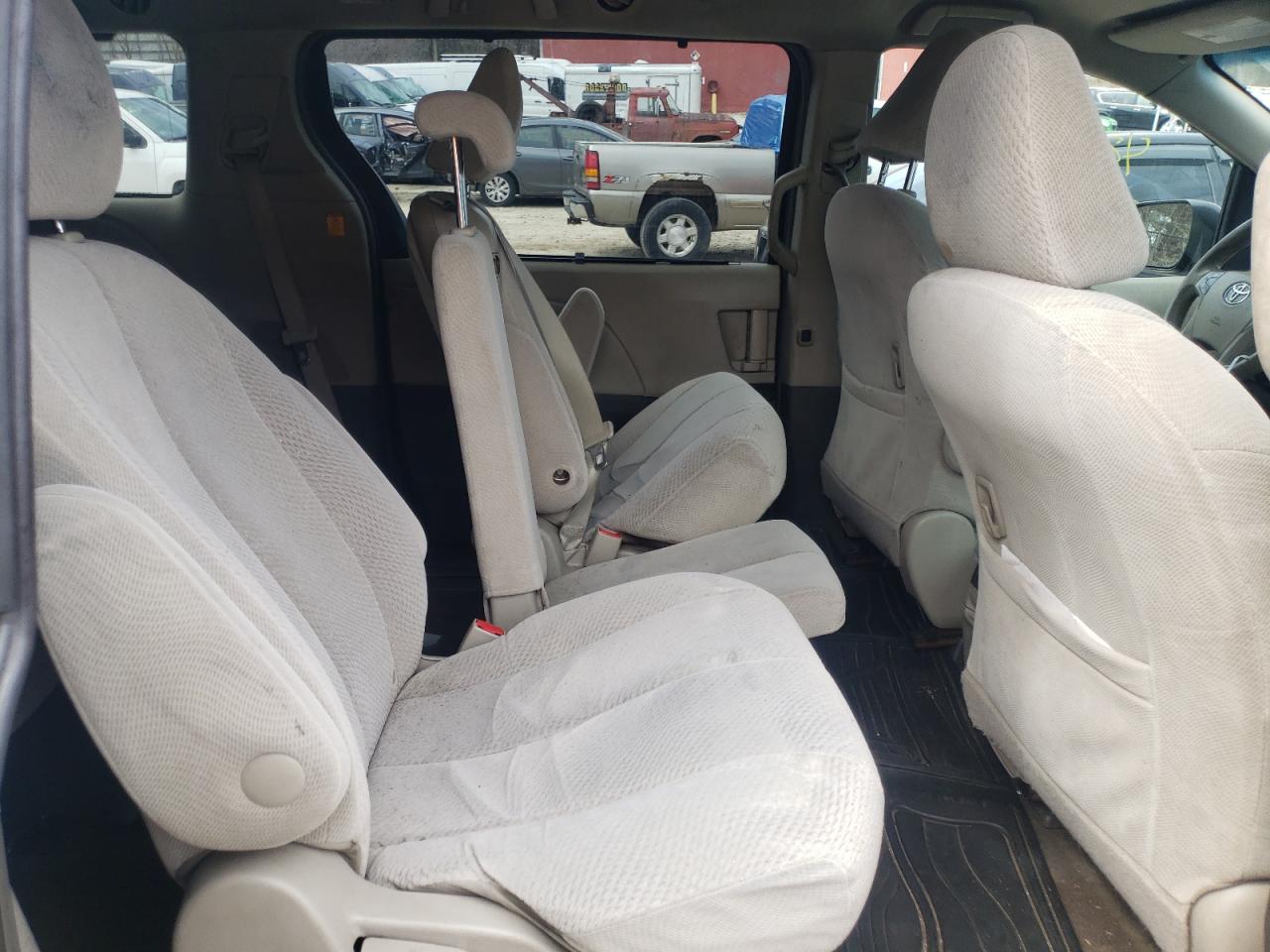 Photo 6 from auction – 2012 TOYOTA SIENNA LE with VIN 5TDKK3DC8CS251147