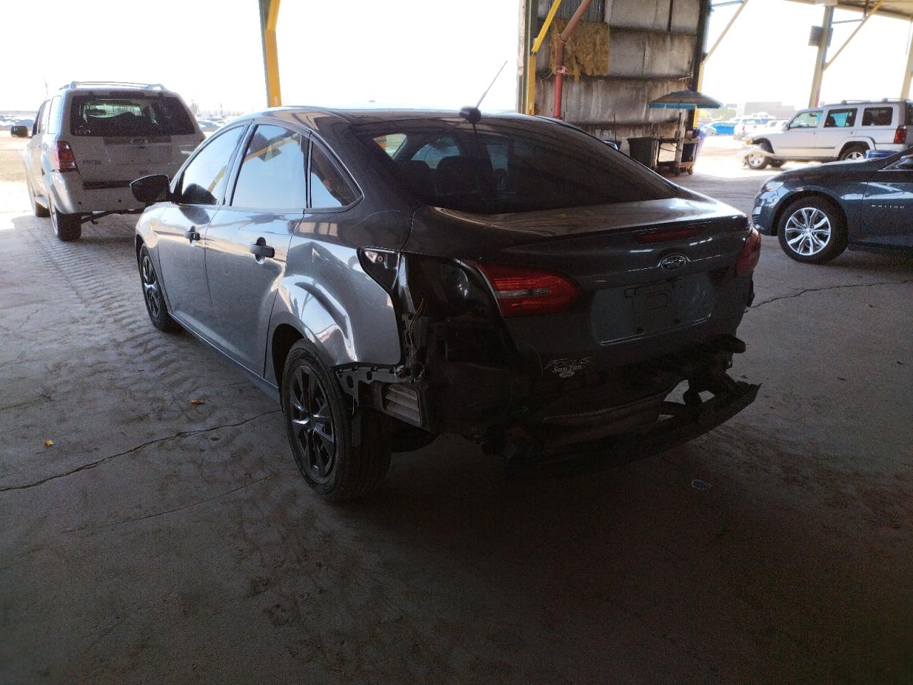Photo 3 from auction – 2018 FORD FOCUS S with VIN 1FADP3E26JL205384