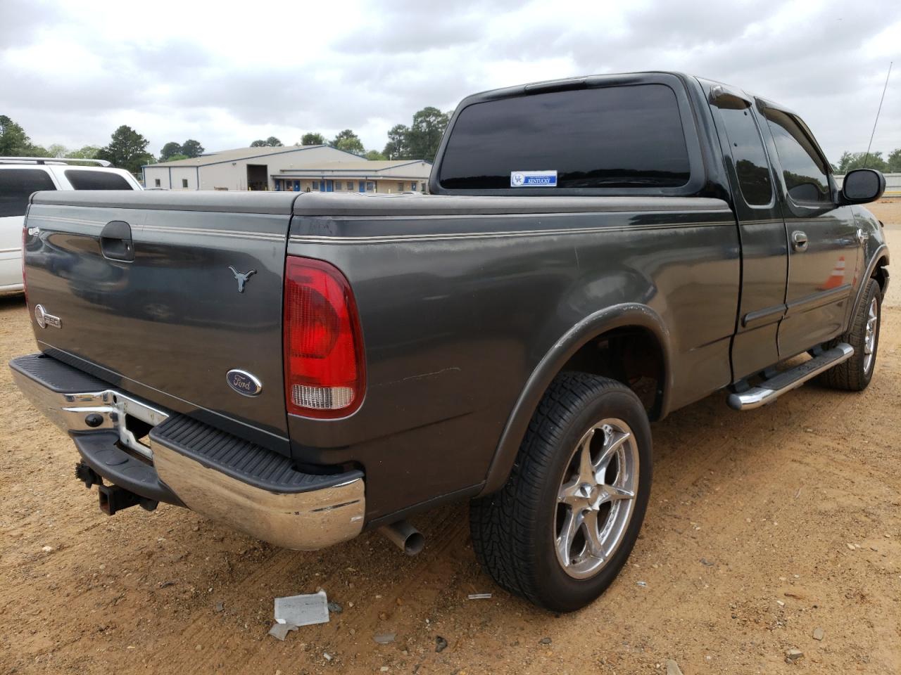 Photo 4 from auction – 2003 FORD F150 with VIN 1FTRX18L93NB44449