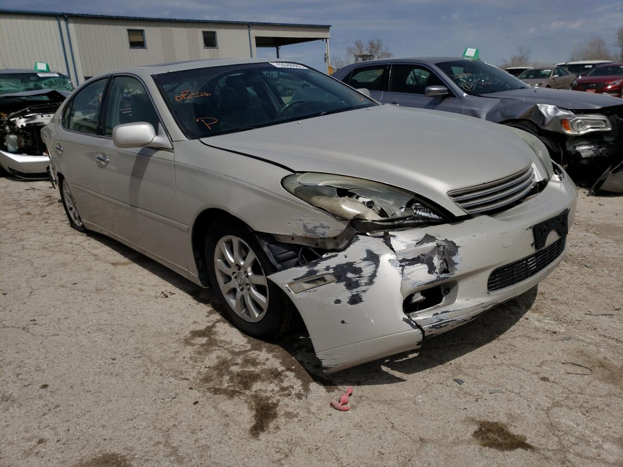 LEXUS ES 330 2004 with VIN JTHBA30G740012526 - Photo from auction