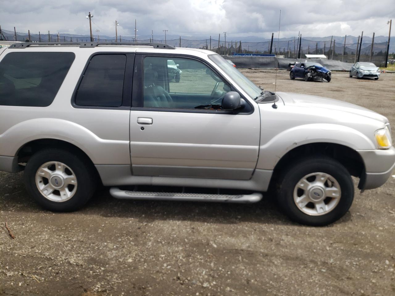 Photo 9 from auction – 2003 FORD EXPLORER S with VIN 1FMYU60E73UA64213