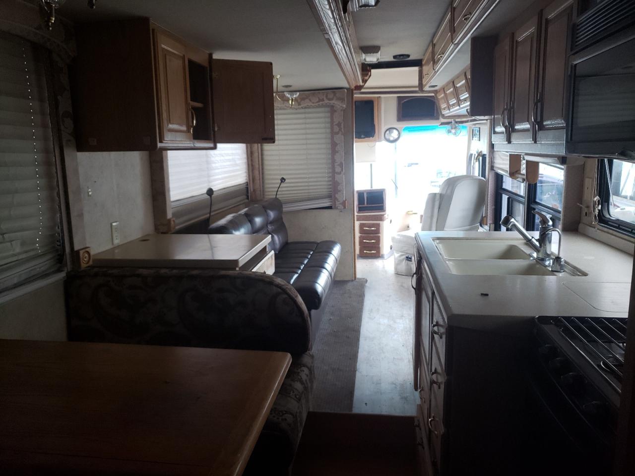Photo 5 from auction – 2005 FREIGHTLINER CHASSIS X with VIN 4UZAB2DCX5CV76081