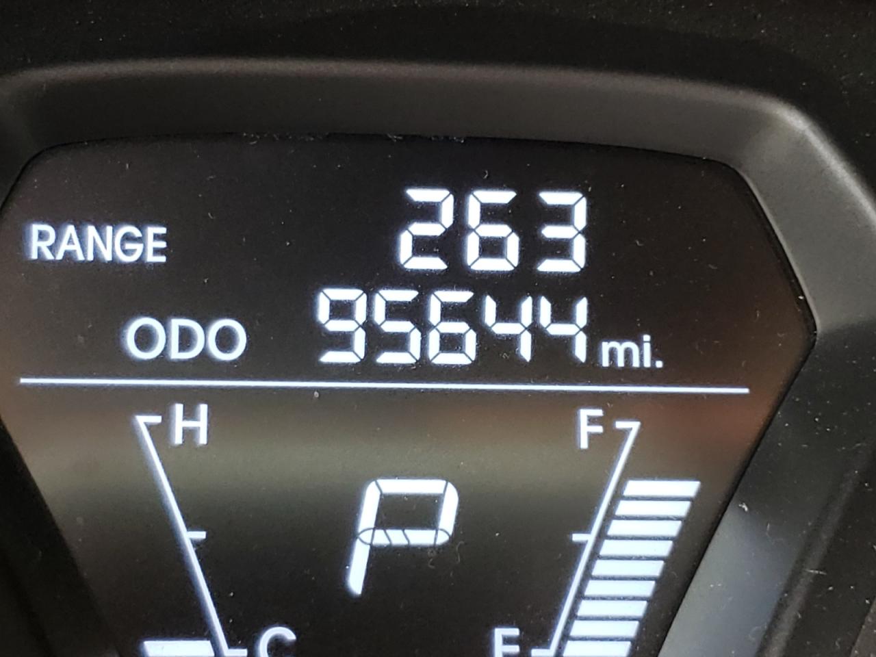 Photo 8 from auction – 2012 HYUNDAI ELANTRA GL with VIN 5NPDH4AE3CH134262