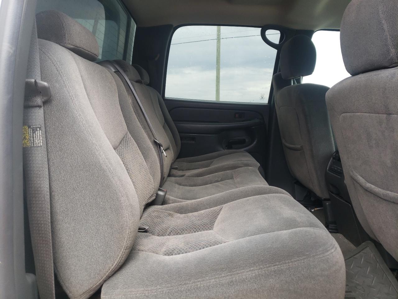 Photo 6 from auction – 2005 CHEVROLET SILVERADO with VIN 1GCHK23U95F875878