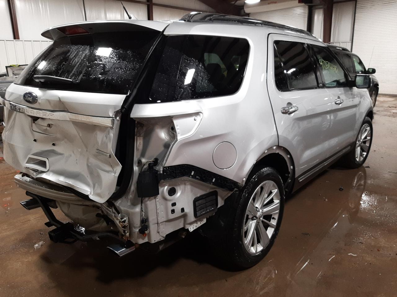 Photo 4 from auction – 2018 FORD EXPLORER L with VIN 1FM5K7FH9JGC34809