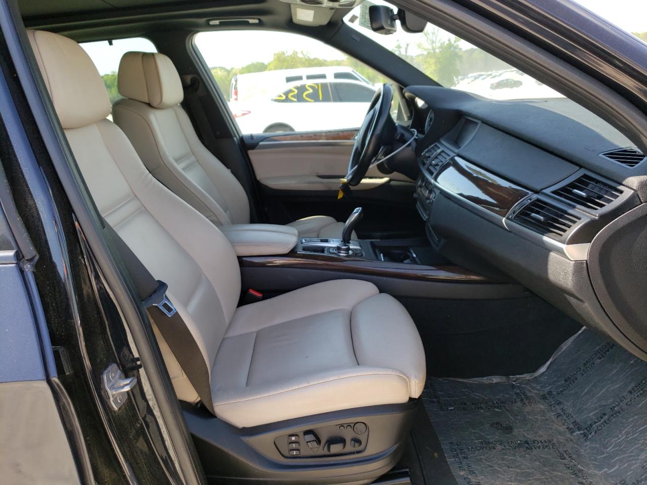 Photo 5 from auction – 2013 BMW X5 XDRIVE5 with VIN 5UXZV8C52D0C17474