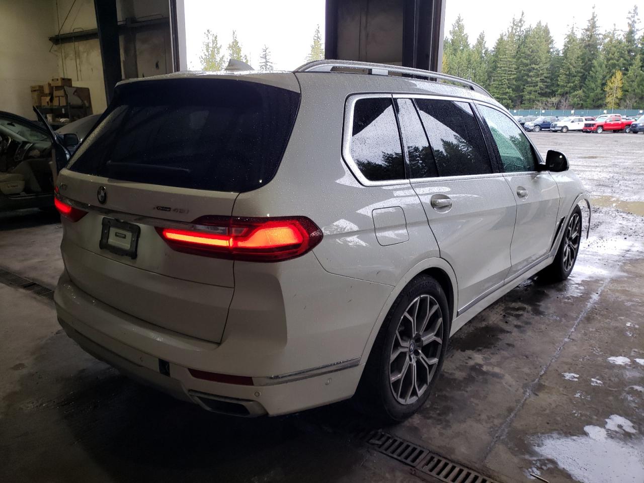 Photo 4 from auction – 2021 BMW X7 XDRIVE4 with VIN 5UXCW2C05M9H35627