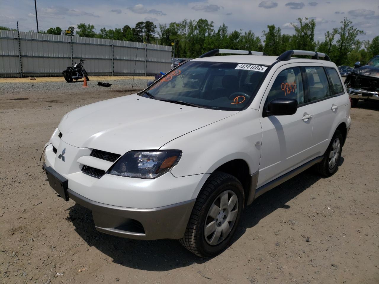 Photo 2 from auction – 2004 MITSUBISHI OUTLANDER with VIN JA4LX31F94U003629
