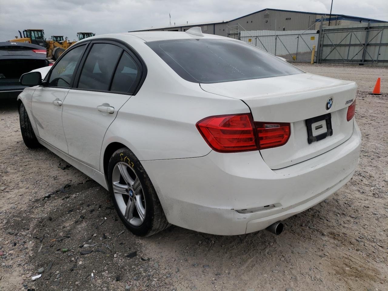Photo 3 from auction – 2014 BMW 320 I with VIN WBA3B1G59ENT00903
