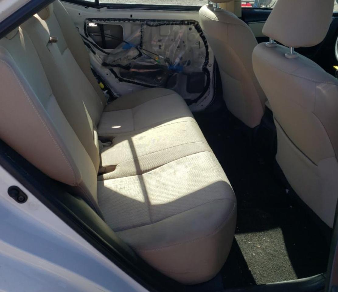 Photo 6 from auction – 2015 TOYOTA COROLLA L with VIN 5YFBURHE4FP185296