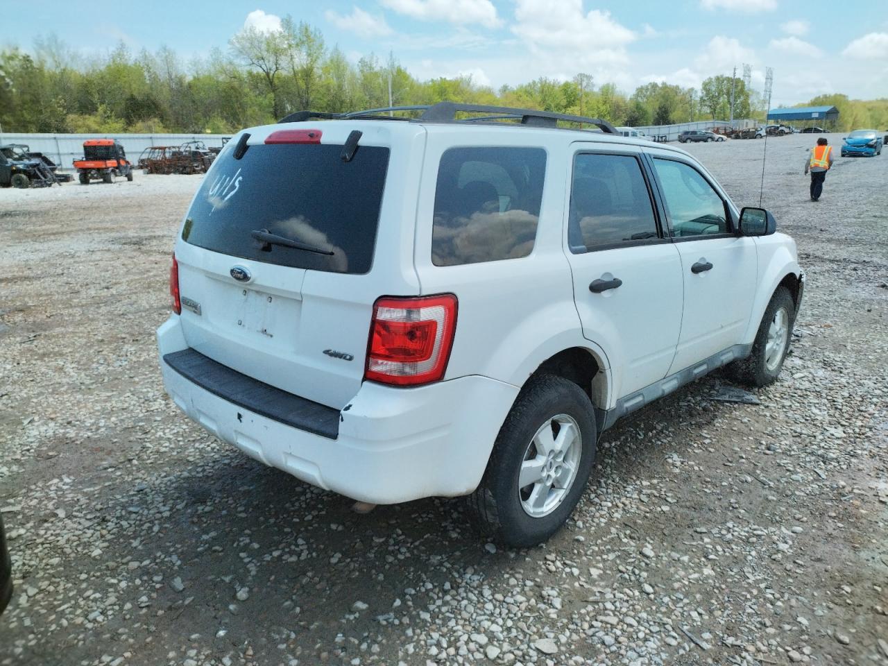 Photo 4 from auction – 2009 FORD ESCAPE XLT with VIN 1FMCU93G69KC84620