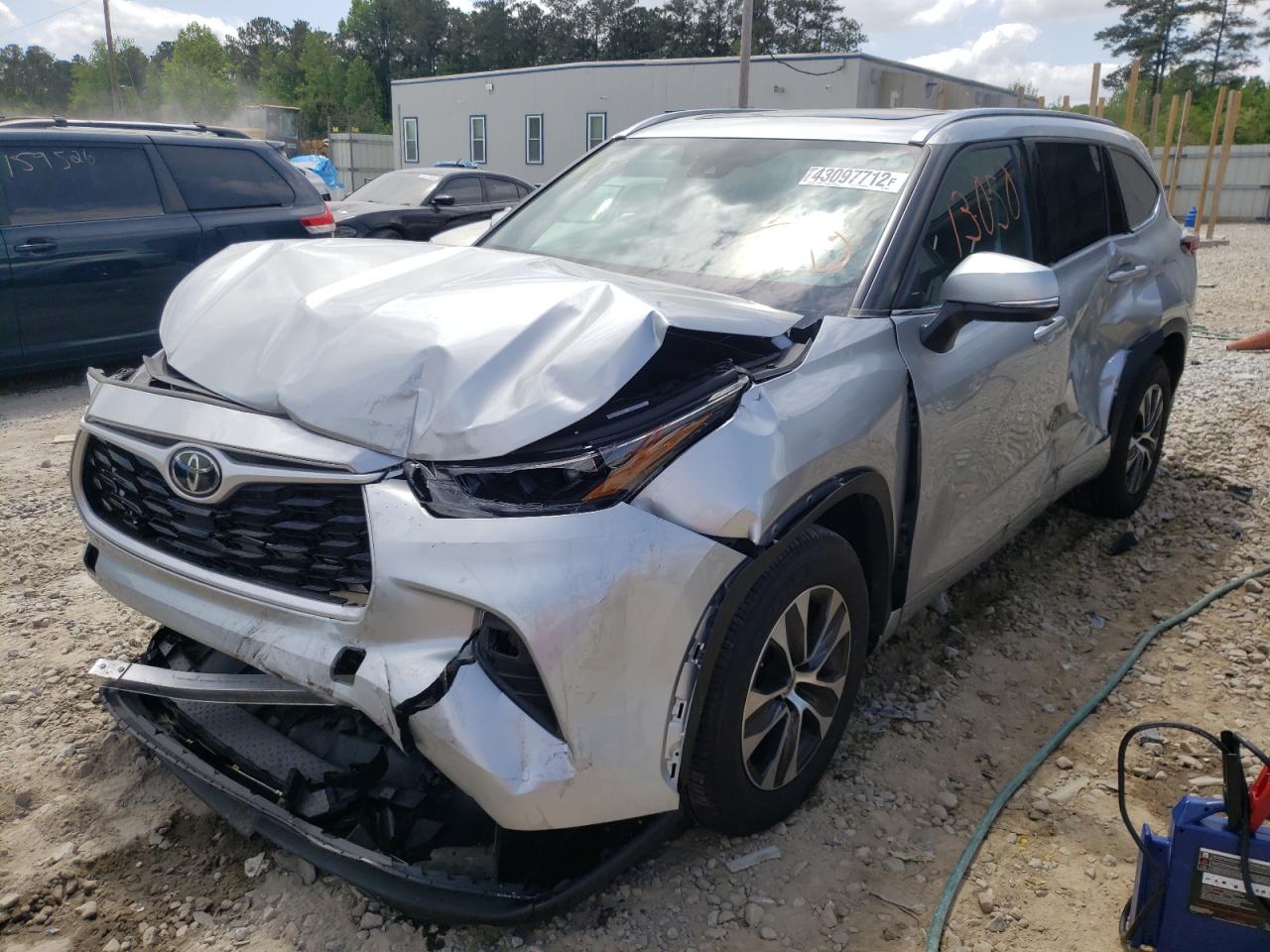 Photo 2 from auction – 2021 TOYOTA HIGHLANDER with VIN 5TDGZRAH4MS080032